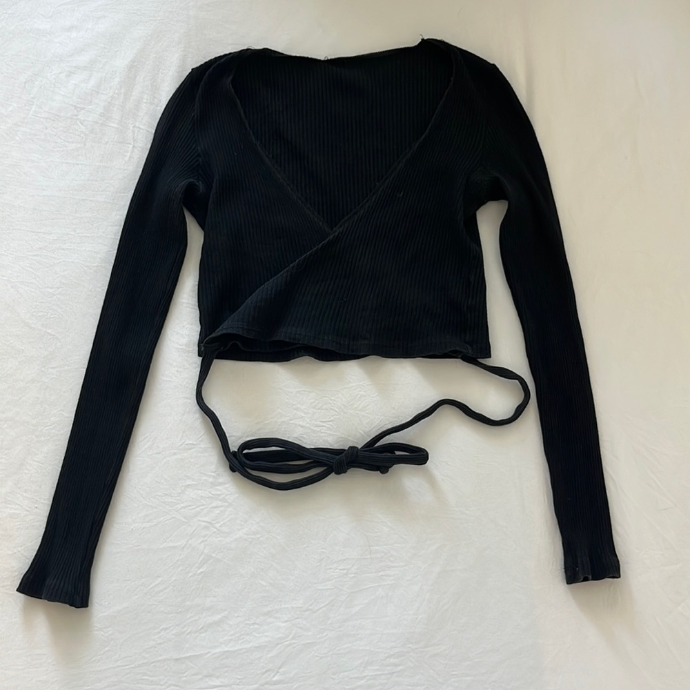 crossover long sleeve crop top